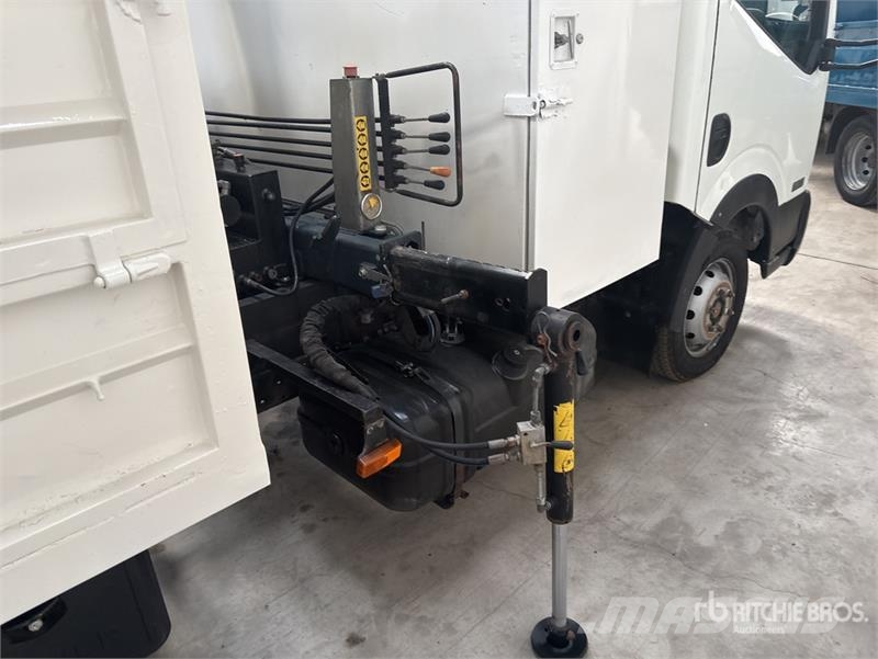 Nissan NT400 Cabstar 4x2 Bucket Truck Plataformas sobre camión
