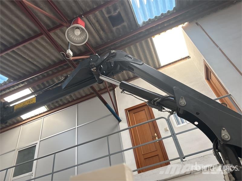 Nissan NT400 Cabstar 4x2 Bucket Truck Plataformas sobre camión