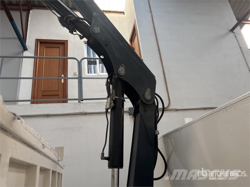Nissan NT400 Cabstar 4x2 Bucket Truck Plataformas sobre camión