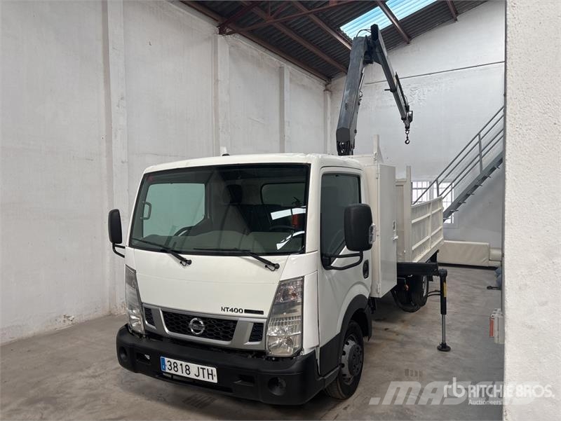 Nissan NT400 Cabstar 4x2 Bucket Truck Plataformas sobre camión
