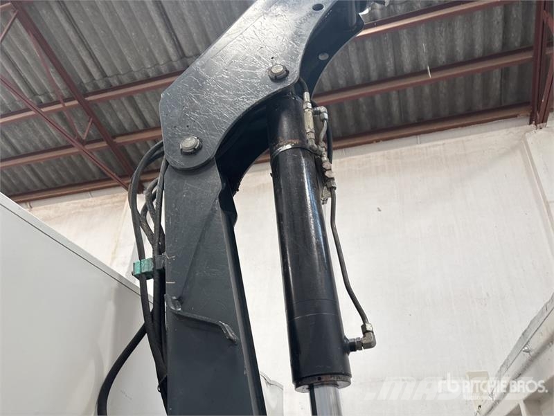 Nissan NT400 Cabstar 4x2 Bucket Truck Plataformas sobre camión