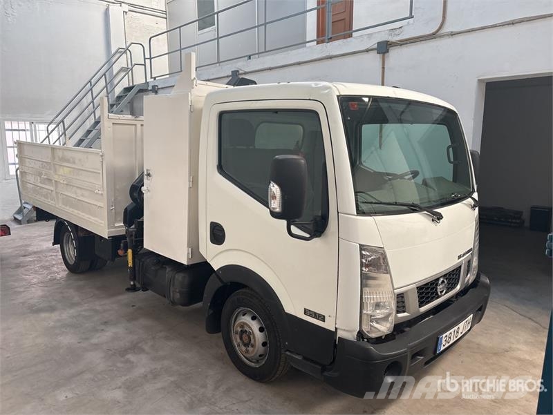 Nissan NT400 Cabstar 4x2 Bucket Truck Plataformas sobre camión