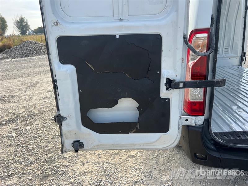 Nissan NV400 Cargo Van Krovininiai furgonai