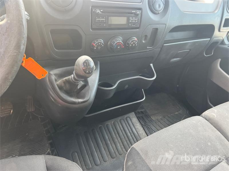 Nissan NV400 Cargo Van Krovininiai furgonai