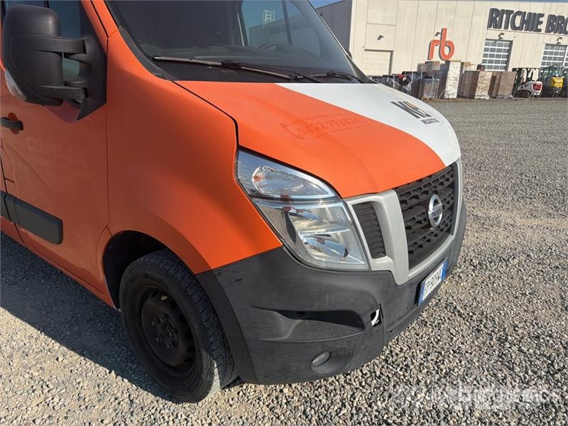 Nissan NV400 Cargo Van Furgões