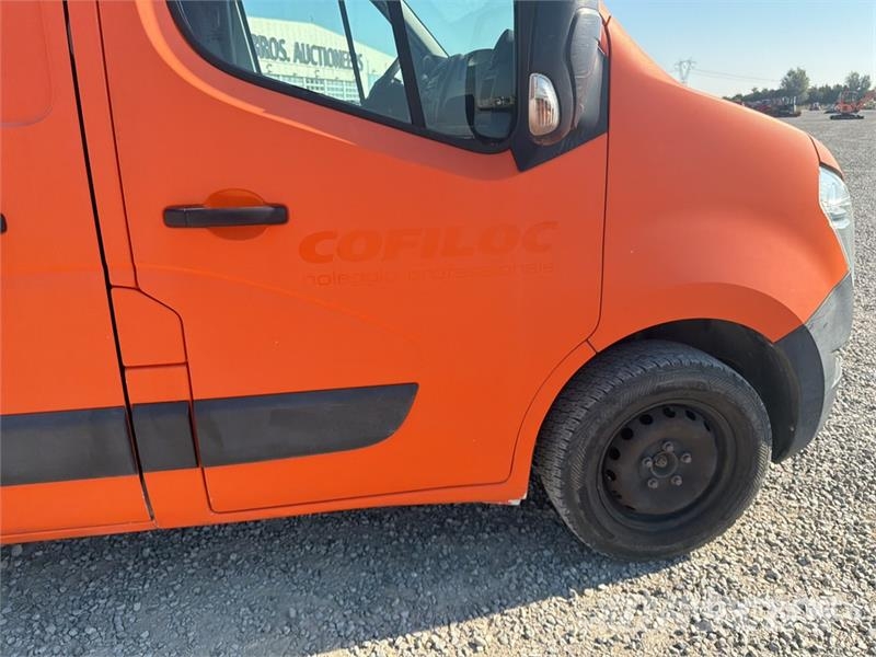 Nissan NV400 Cargo Van Furgões
