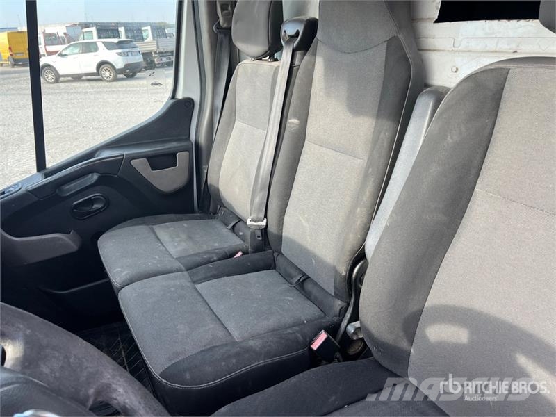 Nissan NV400 Cargo Van Krovininiai furgonai