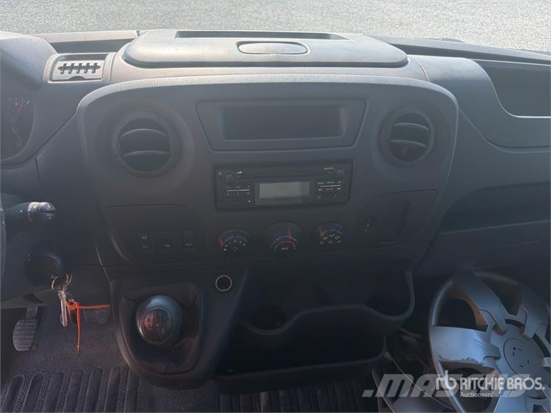 Nissan NV400 Cargo Van Furgões