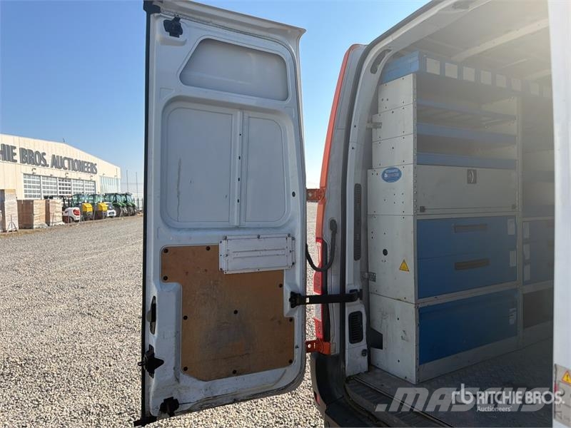 Nissan NV400 Cargo Van Furgões