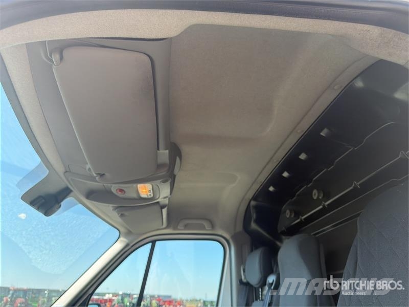 Nissan NV400 Cargo Van Furgões