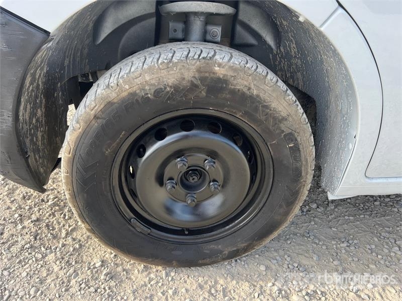 Nissan NV400 Cargo Van Krovininiai furgonai