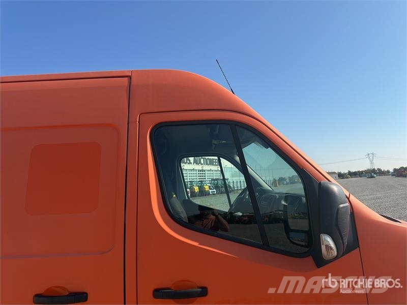 Nissan NV400 Cargo Van Furgões