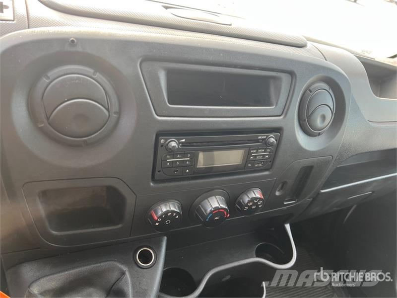Nissan NV400 Cargo Van Krovininiai furgonai