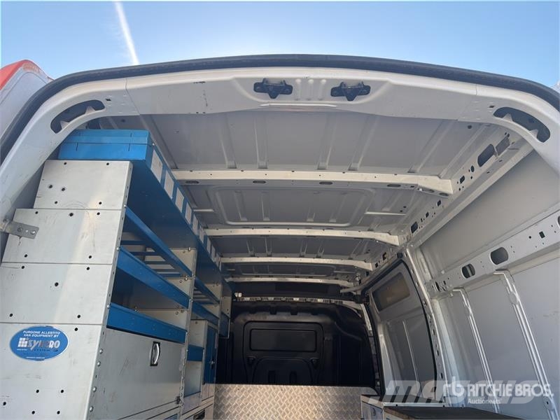 Nissan NV400 Cargo Van Furgões