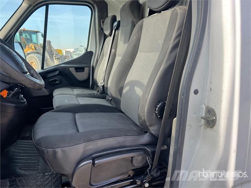 Nissan NV400 Cargo Van Krovininiai furgonai