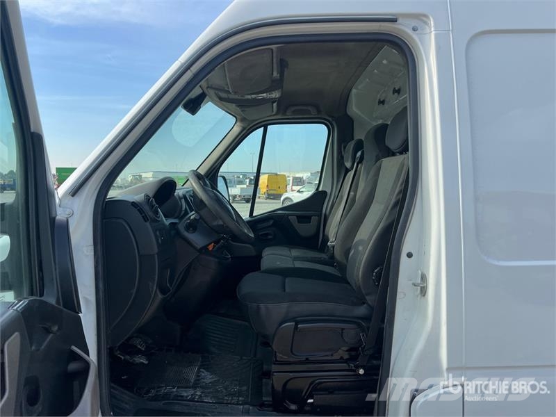 Nissan NV400 Cargo Van Krovininiai furgonai