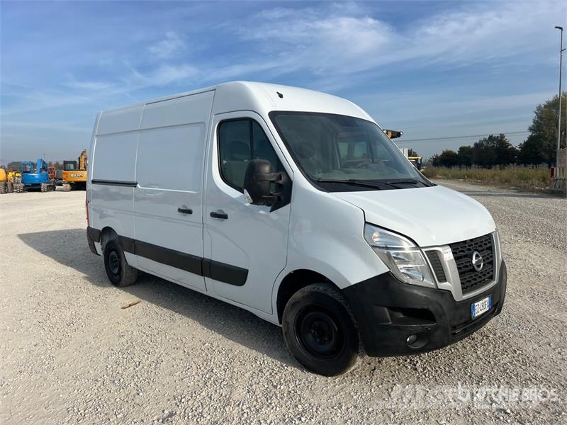 Nissan NV400 Cargo Van Krovininiai furgonai