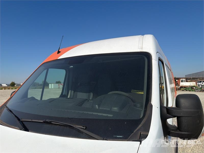 Nissan NV400 Cargo Van Furgões