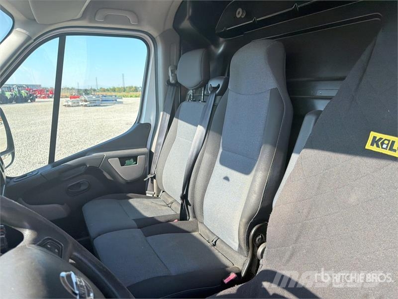Nissan NV400 Cargo Van Furgões