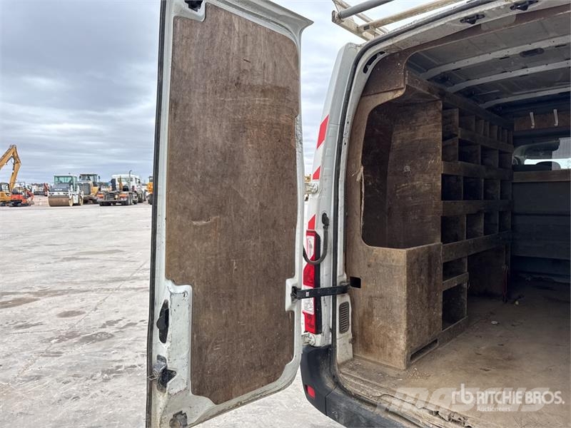 Nissan NV400 Vehicule Utilitaire Cargo Van Gesloten bedrijfswagens