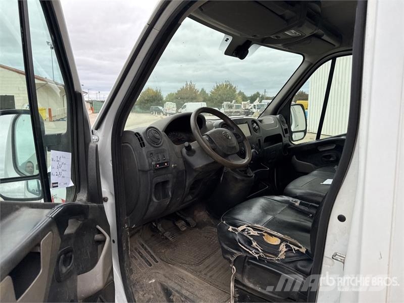 Nissan NV400 Vehicule Utilitaire Cargo Van Gesloten bedrijfswagens