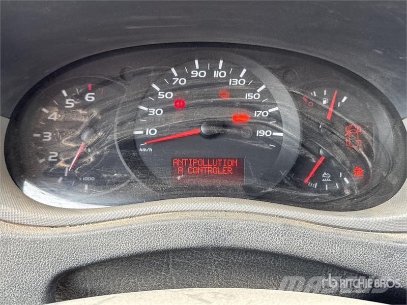 Nissan NV400 Vehicule Utilitaire Cargo Van Gesloten bedrijfswagens