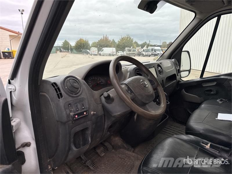 Nissan NV400 Vehicule Utilitaire Cargo Van Gesloten bedrijfswagens