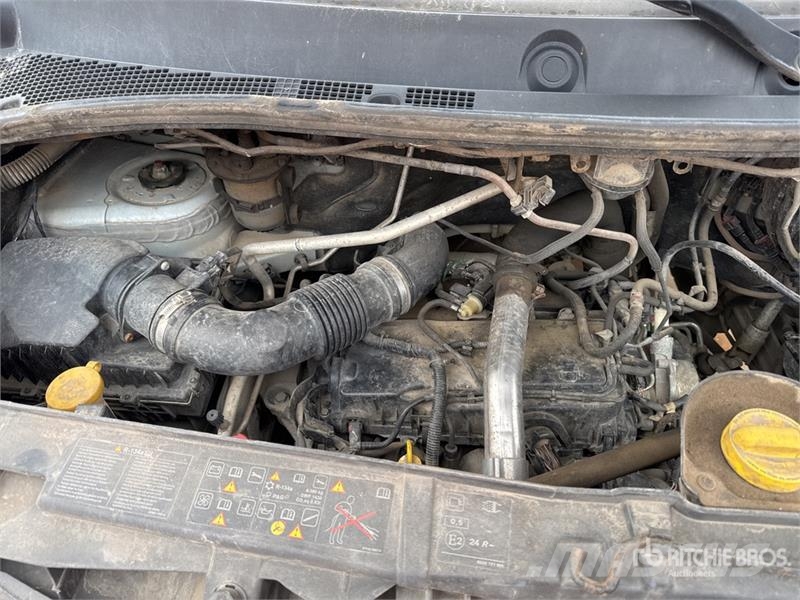 Nissan NV400 Vehicule Utilitaire Cargo Van Gesloten bedrijfswagens