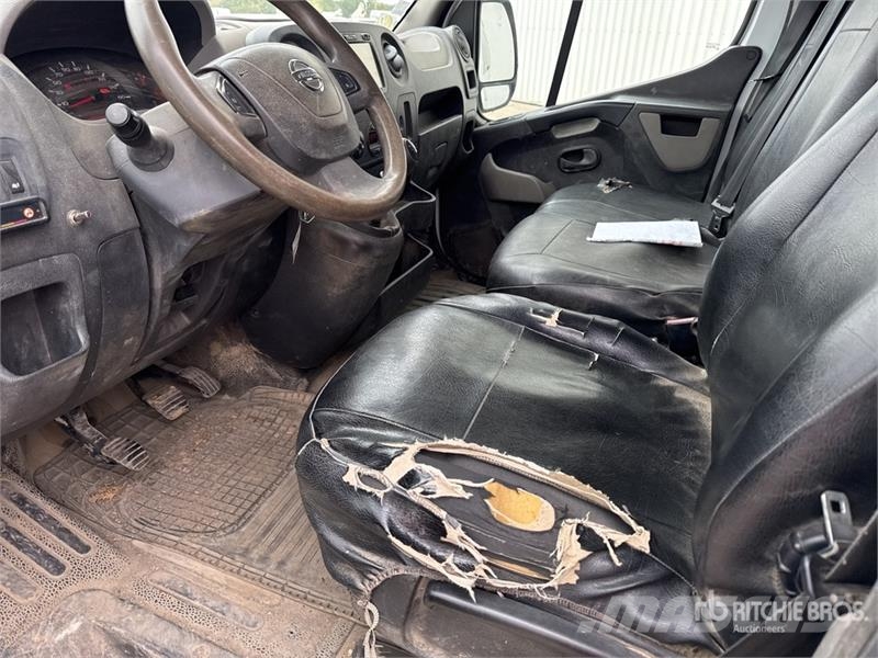 Nissan NV400 Vehicule Utilitaire Cargo Van Gesloten bedrijfswagens
