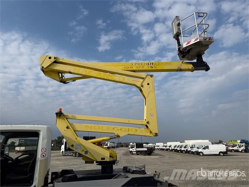 Nissan P200A 17.8 m on Nissan P200A Bucket Truck Auto korpe