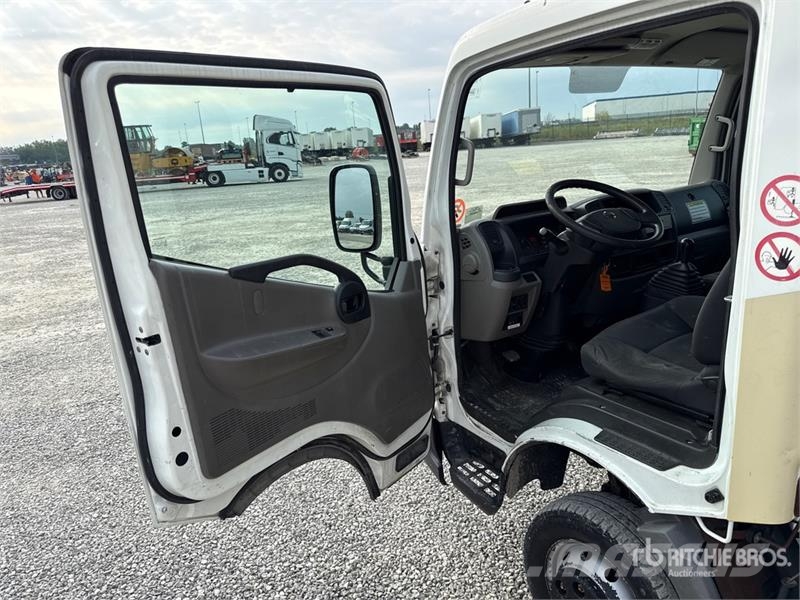 Nissan P200A 17.8 m on Nissan P200A Bucket Truck Auto korpe