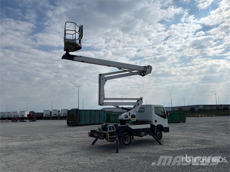 Nissan P200A 17.8 m on Nissan Cabstar Bucket Truck Podnośniki koszowe