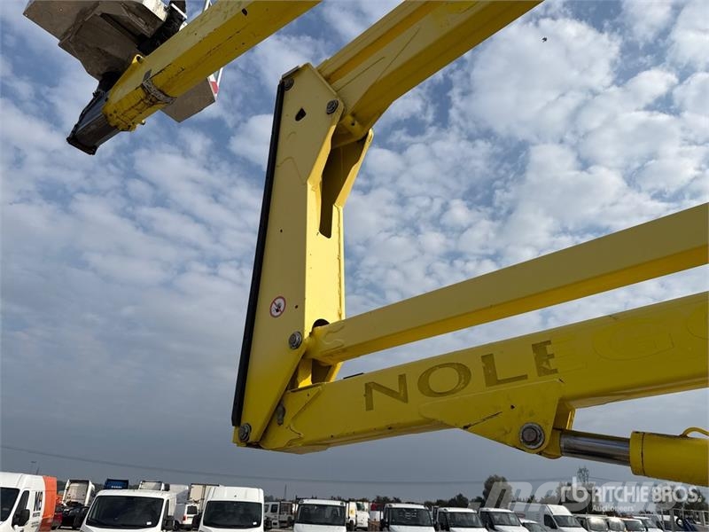 Nissan P200A 17.8 m on Nissan P200A Bucket Truck Auto korpe