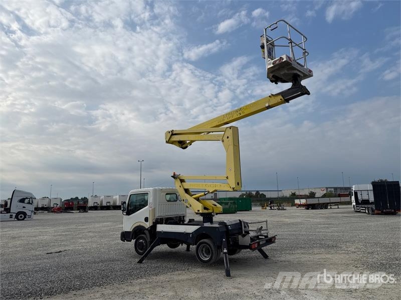 Nissan P200A 17.8 m on Nissan P200A Bucket Truck Auto korpe