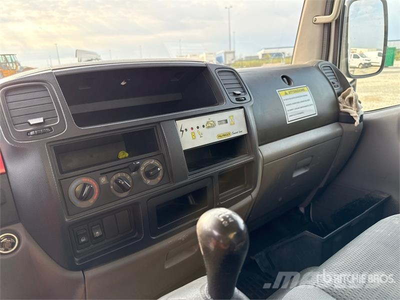 Nissan P200A 17.8 m on Nissan P200A Bucket Truck Auto korpe