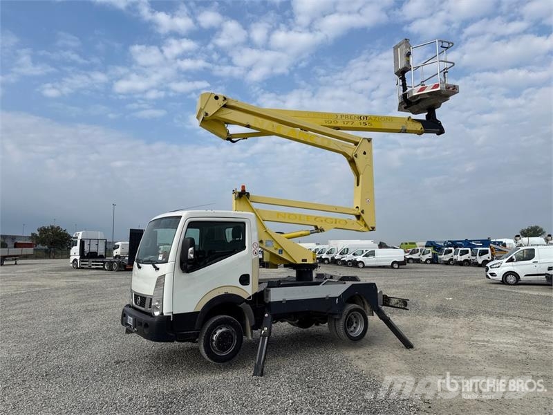 Nissan P200A 17.8 m on Nissan P200A Bucket Truck Auto korpe