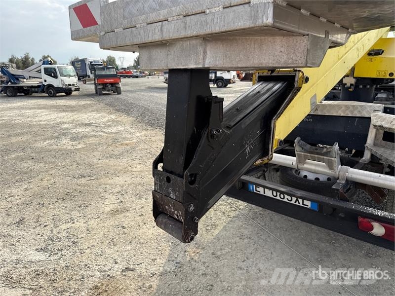Nissan P200A 17.8 m on Nissan P200A Bucket Truck Auto korpe