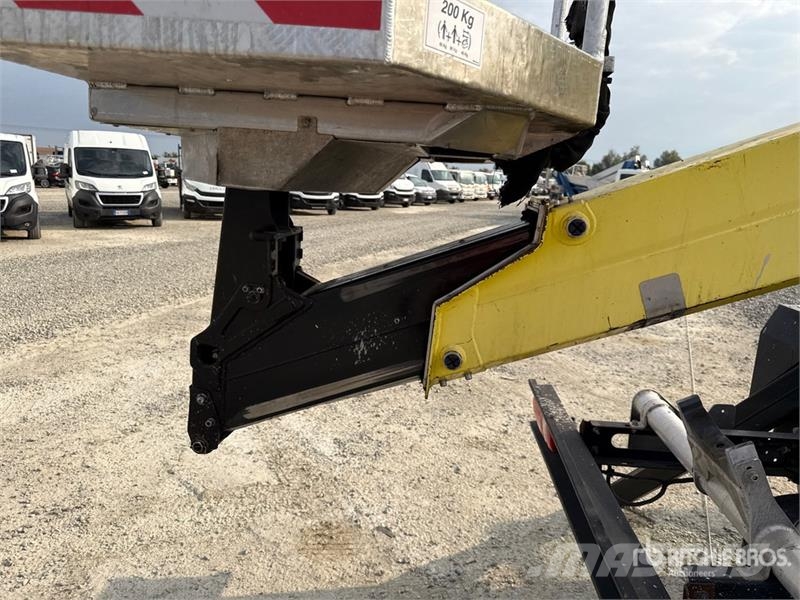 Nissan P200A 17.8 m on Nissan P200A Bucket Truck Auto korpe