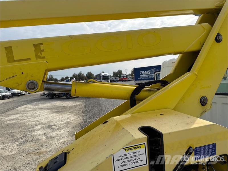 Nissan P200A 17.8 m on Nissan P200A Bucket Truck Auto korpe