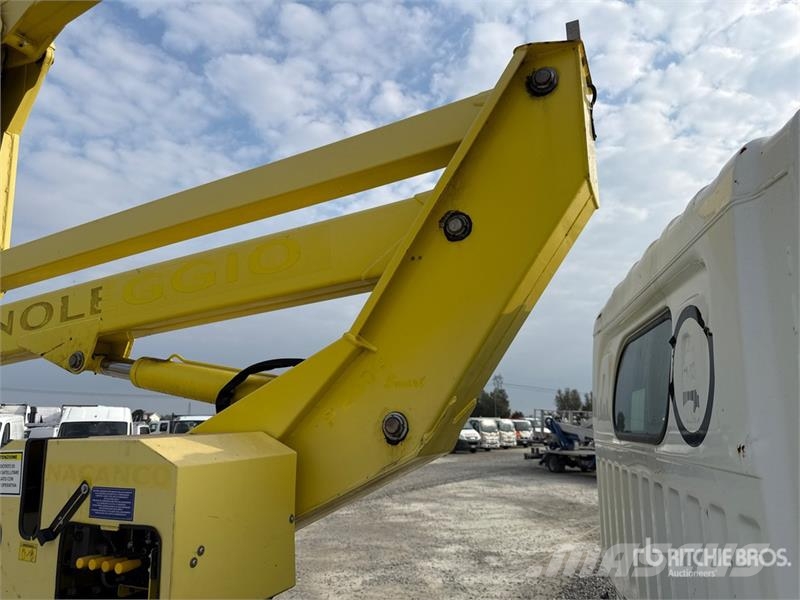 Nissan P200A 17.8 m on Nissan P200A Bucket Truck Auto korpe