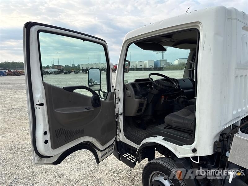 Nissan Pagliero MX 200 20 m on Nissan Cabstar 35 - 11 Buc Auto korpe