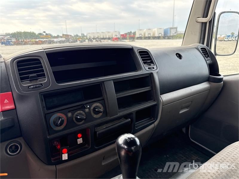 Nissan Pagliero MX 200 20 m on Nissan Cabstar 35 - 11 Buc Auto korpe