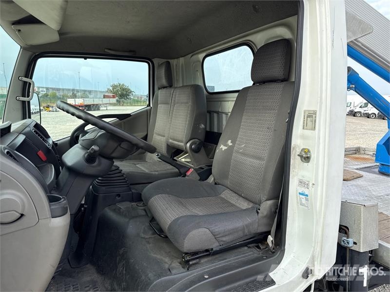 Nissan Pagliero MX 200 20 m on Nissan Cabstar 35 - 11 Buc Auto korpe