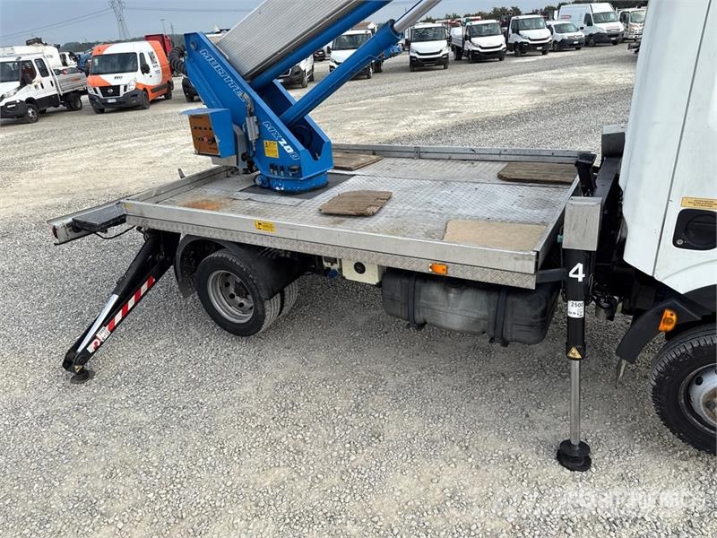 Nissan Pagliero MX 200 20 m on Nissan Cabstar 35 - 11 Buc Auto korpe