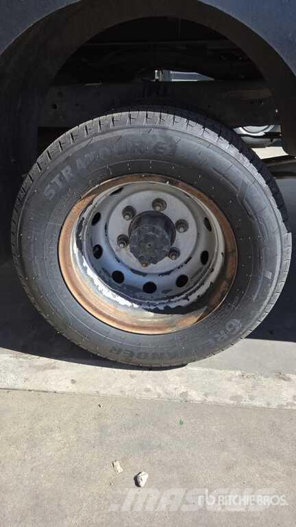Nissan Palfinger P220A 19.7 m on  Nissan Cabstar 35.13 Bu 车载式高空作业车