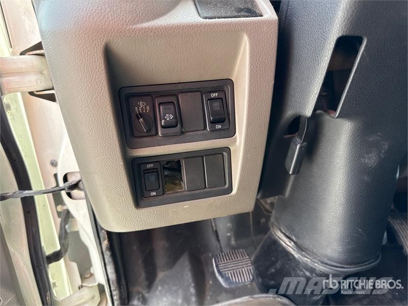 Nissan PNT 230 20.5 m on Nissan NT400 Bucket Truck Ant vilkikų montuojamos kėlimo platformos