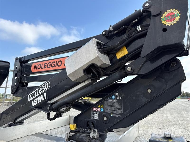 Nissan PNT 230 20.5 m on Nissan Cabstar NT400 Bucket Truc Ant vilkikų montuojamos kėlimo platformos