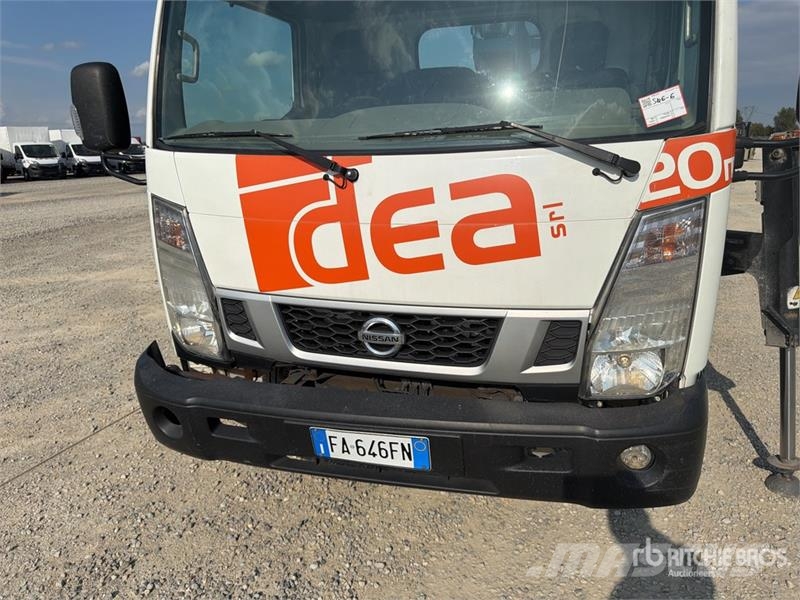 Nissan PNT205 20 m on Nissan Cabstar NT400 Bucket Truck Avtokošare