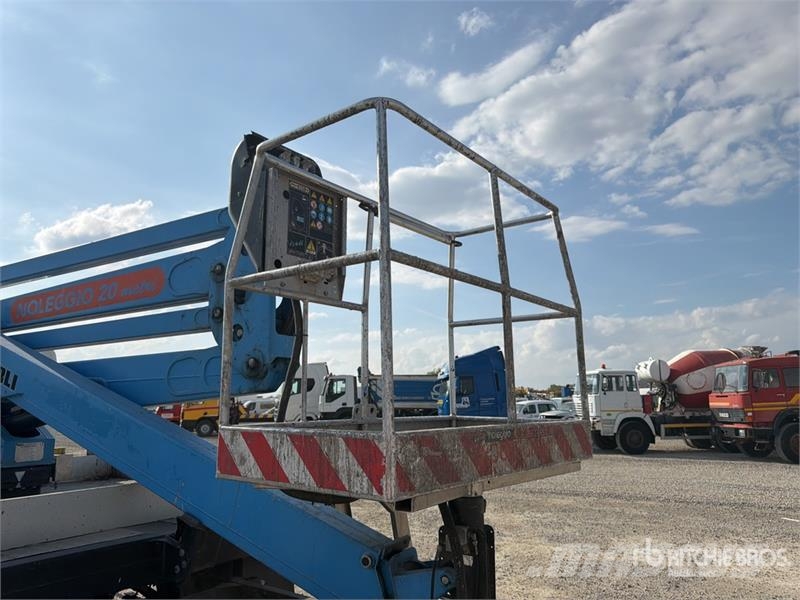 Nissan PNT205 20 m on Nissan Cabstar NT400 Bucket Truck Avtokošare