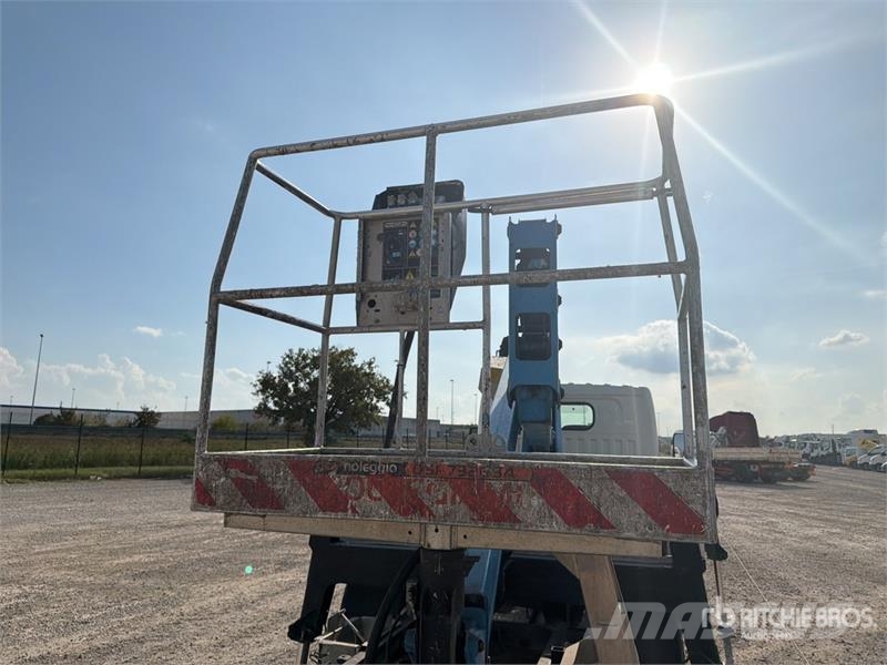 Nissan PNT205 20 m on Nissan Cabstar NT400 Bucket Truck Avtokošare